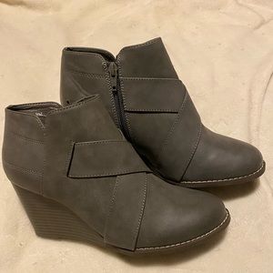 Grey wedges. New without tags. 3 inch heel